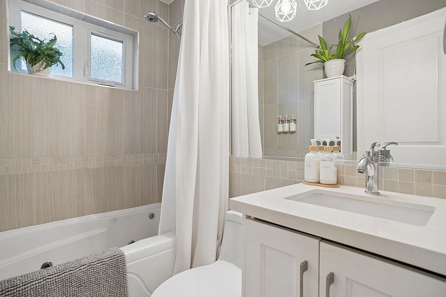1475 E 20th Avenue Vancouver, BC - 26
