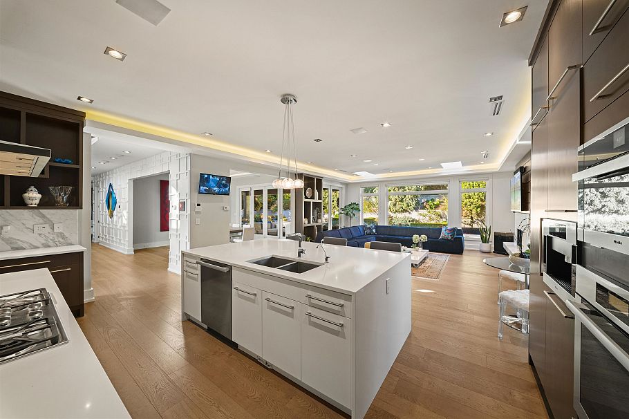966 Beaumont Drive North Vancouver, BC - 11