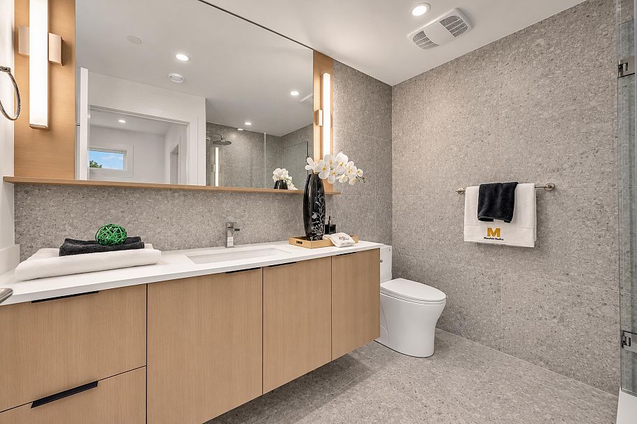 3 3391 Price Street Vancouver, BC - 10