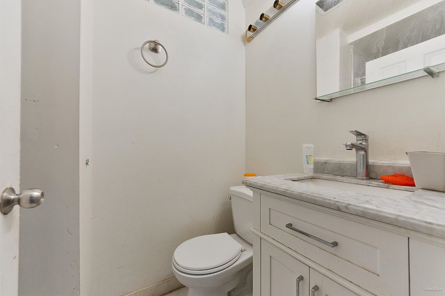 6187 Arlington Street Vancouver, BC - 36