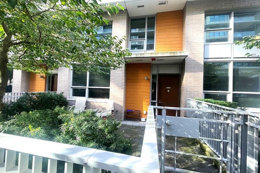 8180 Nunavut Lane Vancouver, BC - 1