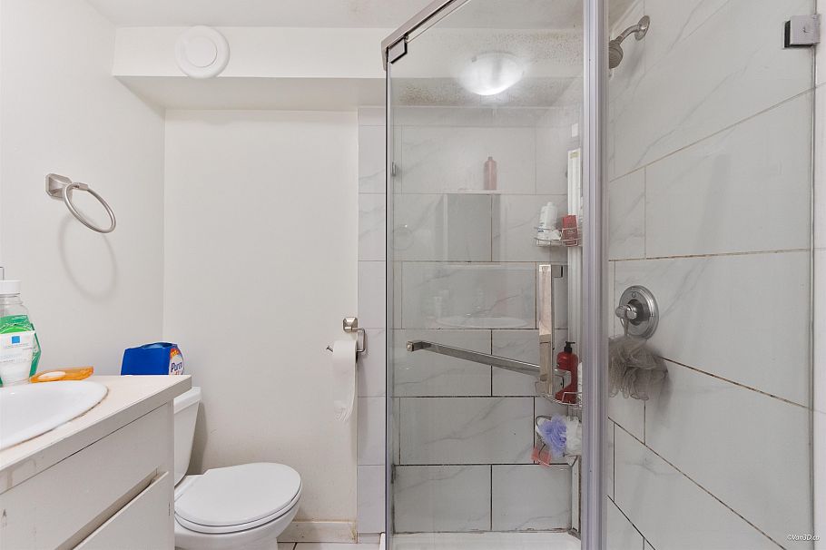 6187 Arlington Street Vancouver, BC - 35