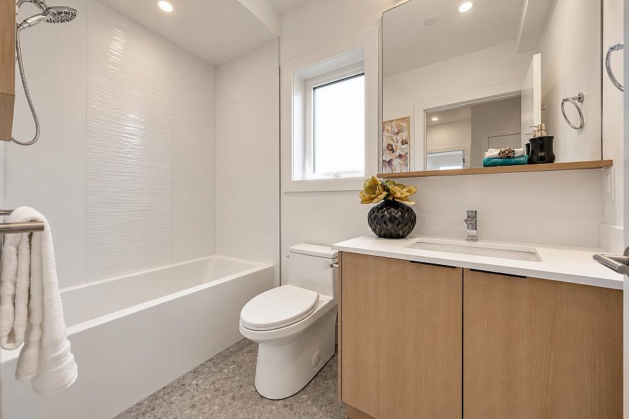 3 3391 Price Street Vancouver, BC - 14