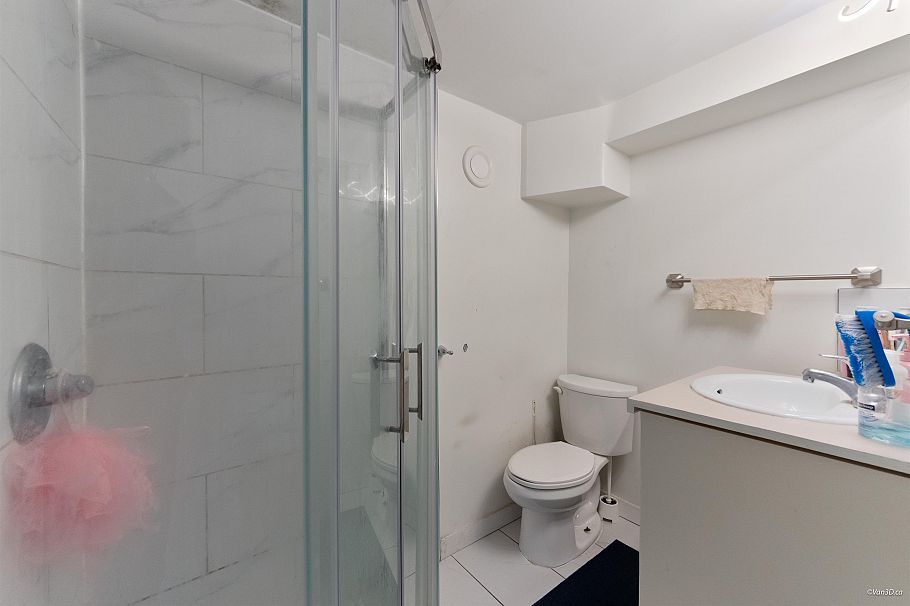 6187 Arlington Street Vancouver, BC - 19