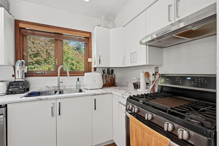 444 Evergreen Place North Vancouver, BC - 6