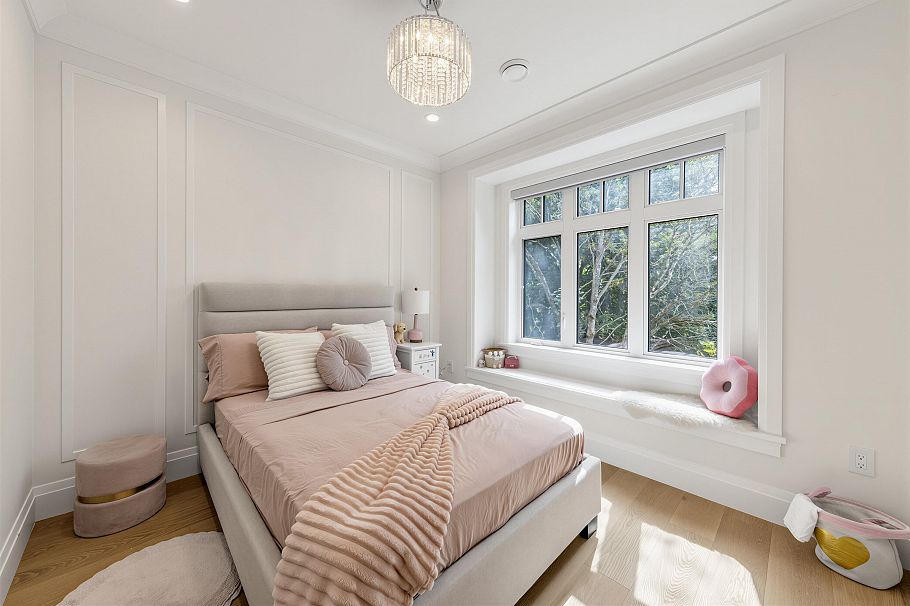 2755 W 38th Avenue Vancouver, BC - 26
