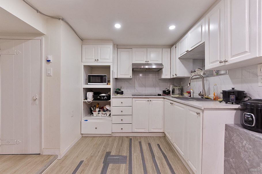 6187 Arlington Street Vancouver, BC - 27