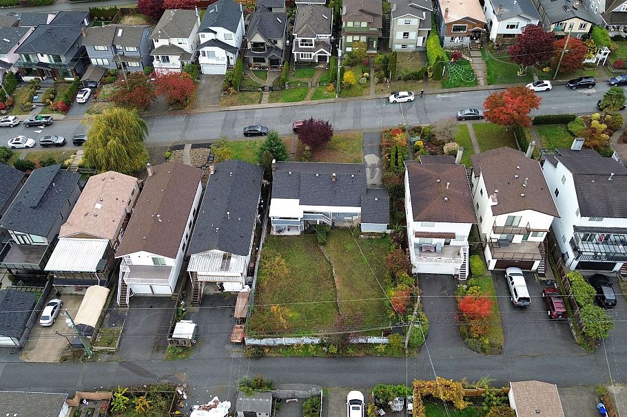 335 W 28th Street North Vancouver, BC - 5