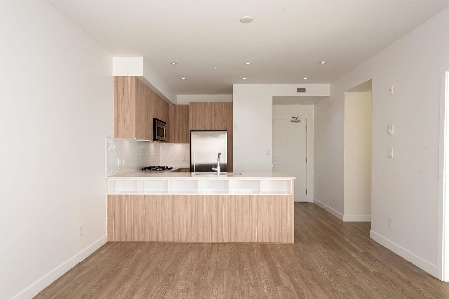 403 1061 Marine Drive North Vancouver, BC - 10