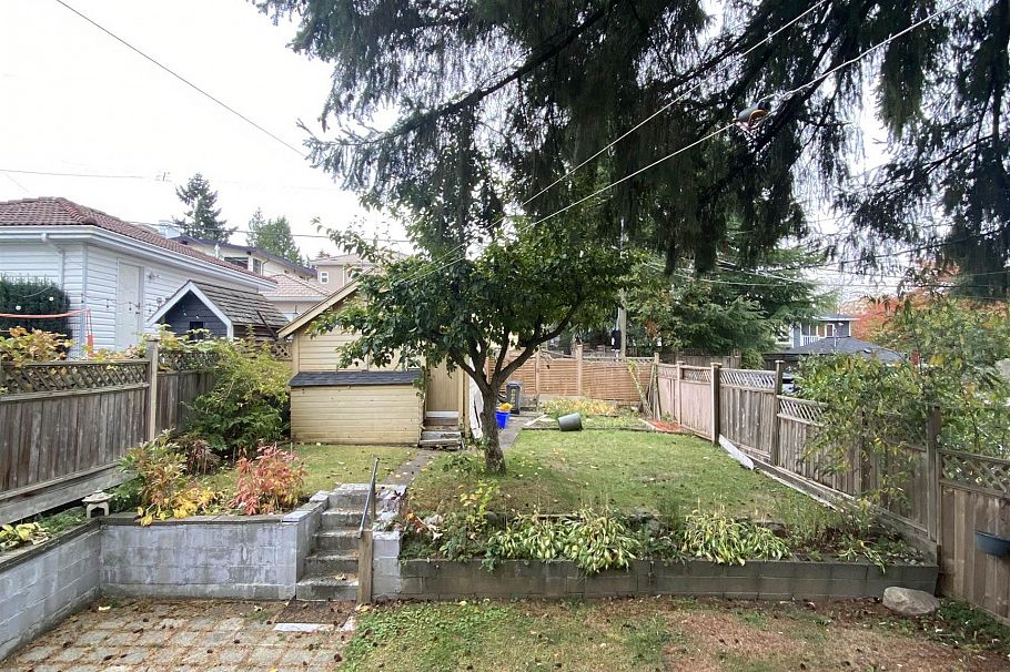 820 E 31st Avenue Vancouver, BC - 18