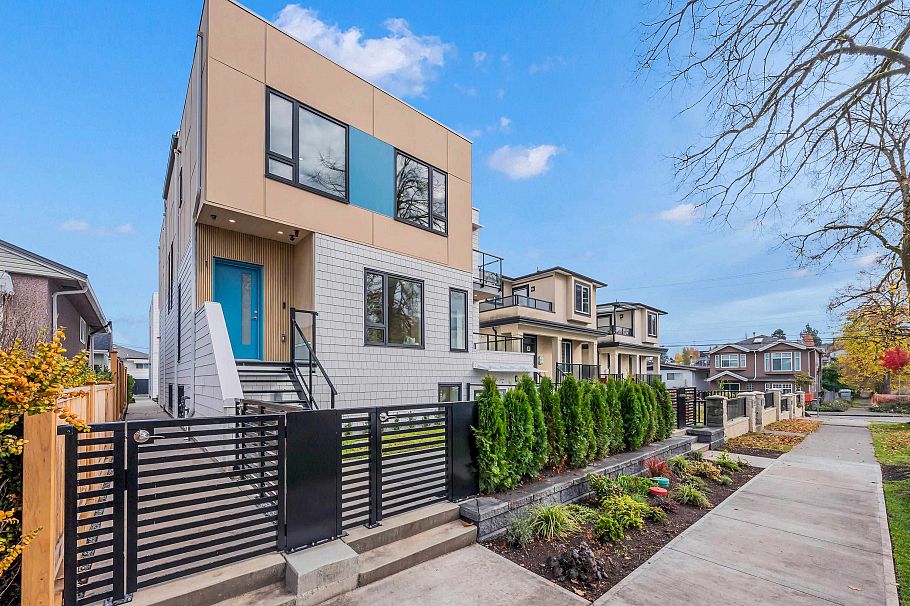 1 3391 Price Street Vancouver, BC - 34