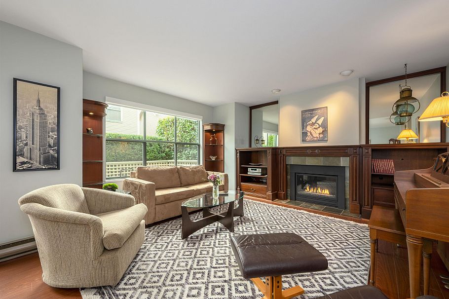 12 229 E 8th Street North Vancouver, BC - 3