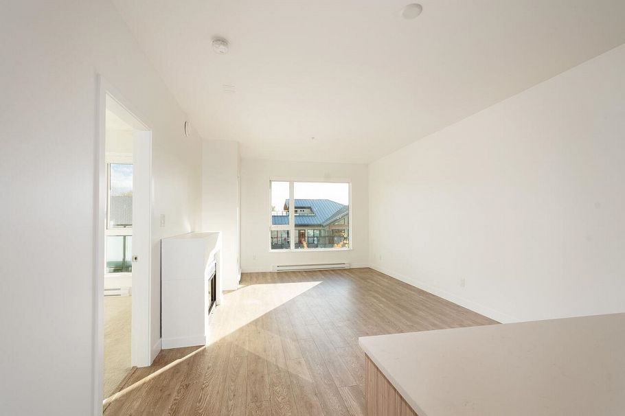 403 1061 Marine Drive North Vancouver, BC - 12