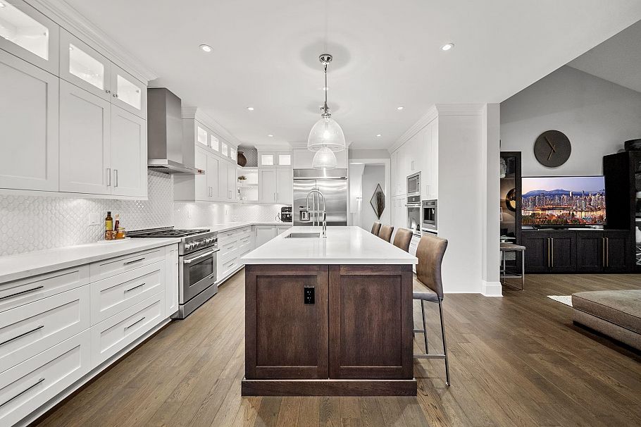 433 E Queens Road North Vancouver, BC - 12