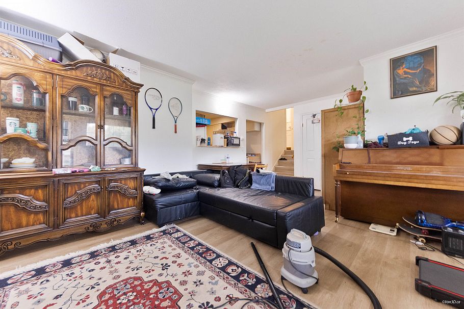 6187 Arlington Street Vancouver, BC - 6