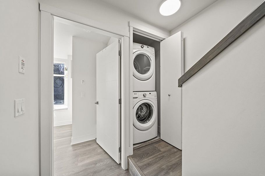 5552 Oak Street Vancouver, BC - 21