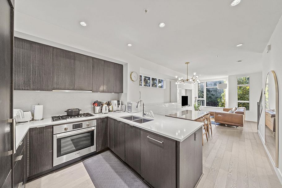 5552 Oak Street Vancouver, BC - 6