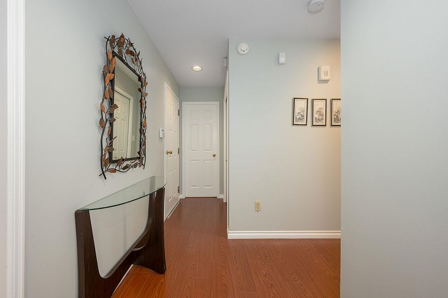 12 229 E 8th Street North Vancouver, BC - 25