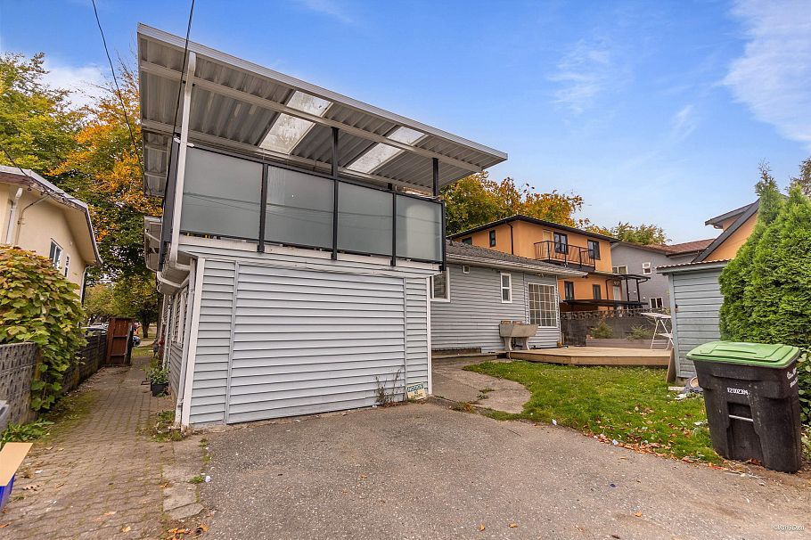 6187 Arlington Street Vancouver, BC - 37