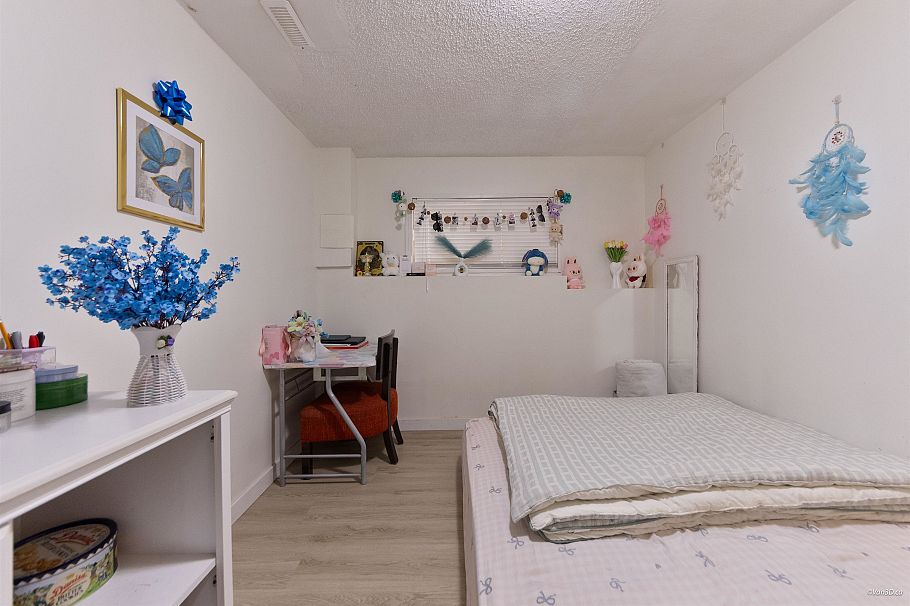 6187 Arlington Street Vancouver, BC - 32