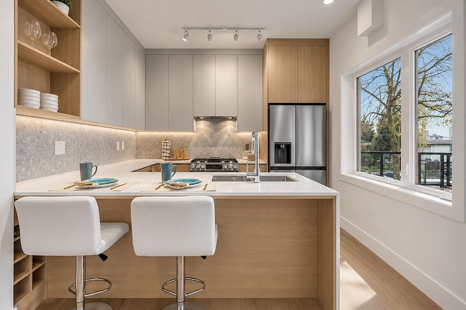 1 3391 Price Street Vancouver, BC - 13