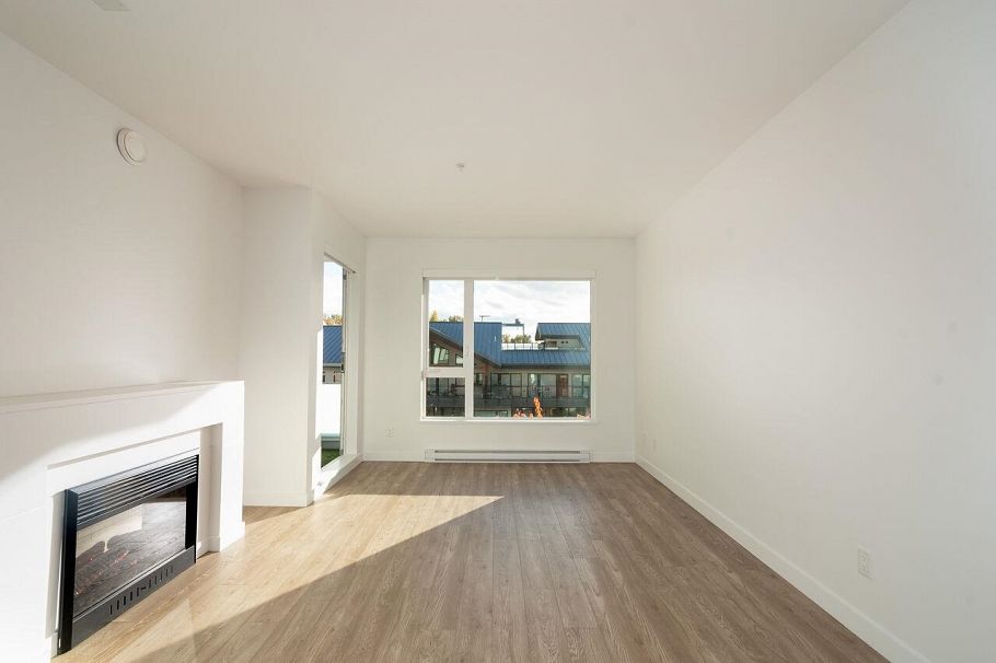 403 1061 Marine Drive North Vancouver, BC - 11