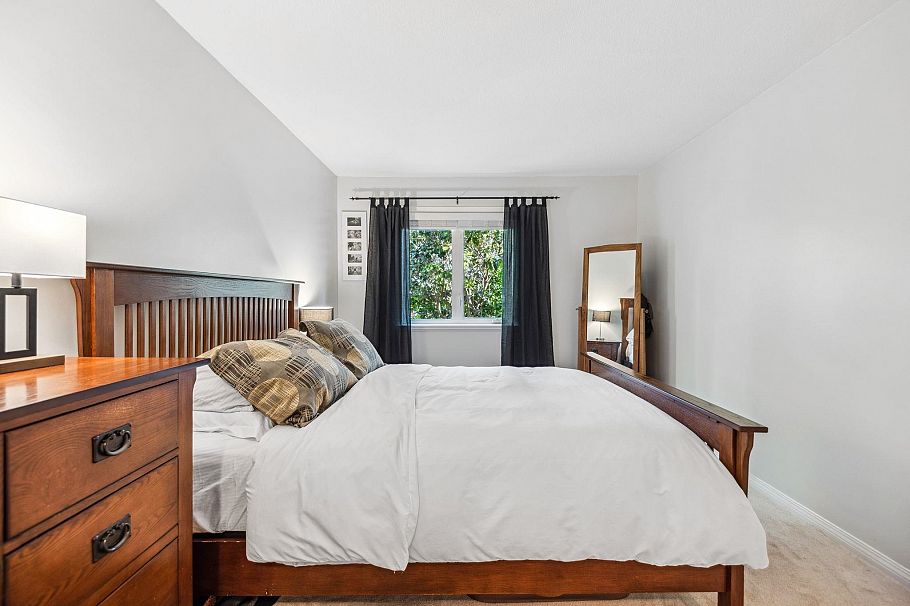 107 1523 Bowser Avenue North Vancouver, BC - 18