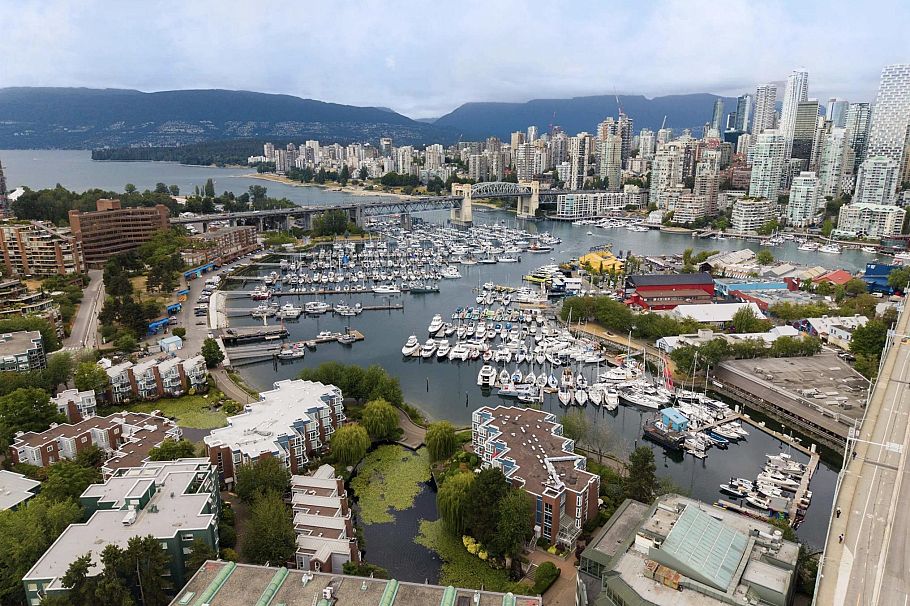 405 1502 Island Park Walk Vancouver, BC - 25