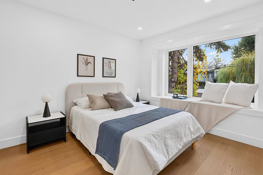 2 950 W 17th Avenue Vancouver, BC - 11