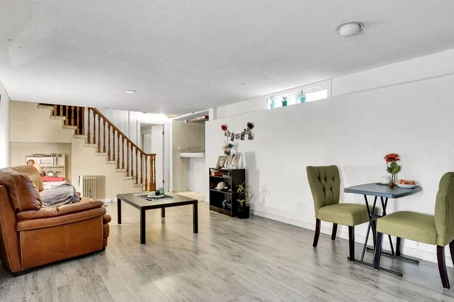1441 W 49th Avenue Vancouver, BC - 21