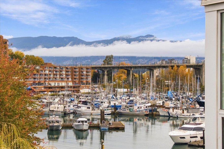 405 1502 Island Park Walk Vancouver, BC - 4