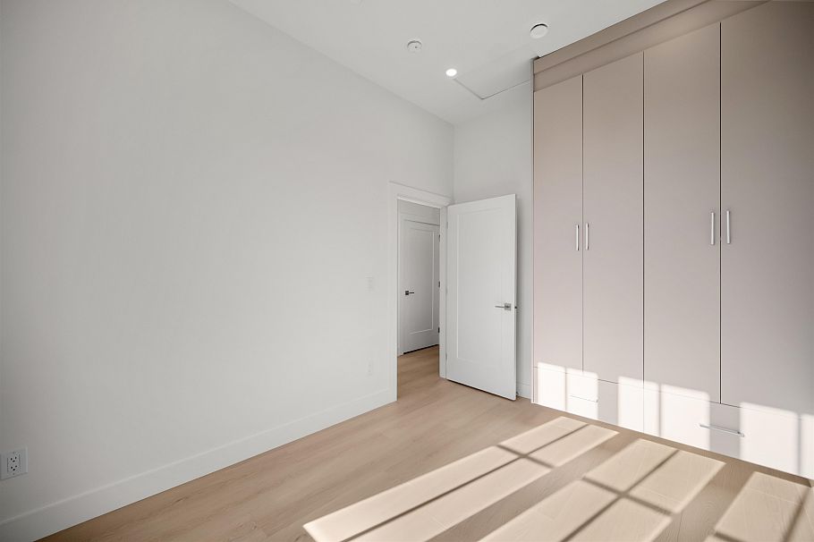 1 1613 E 58th Avenue Vancouver, BC - 8