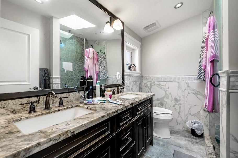 1441 W 49th Avenue Vancouver, BC - 22