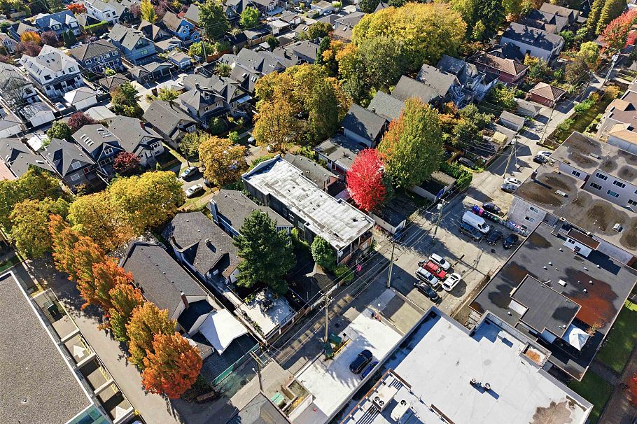 1629 E 10 Avenue Vancouver, BC - 8