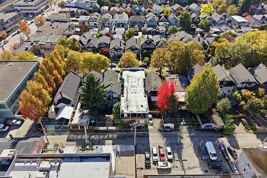 1629 E 10 Avenue Vancouver, BC - 9