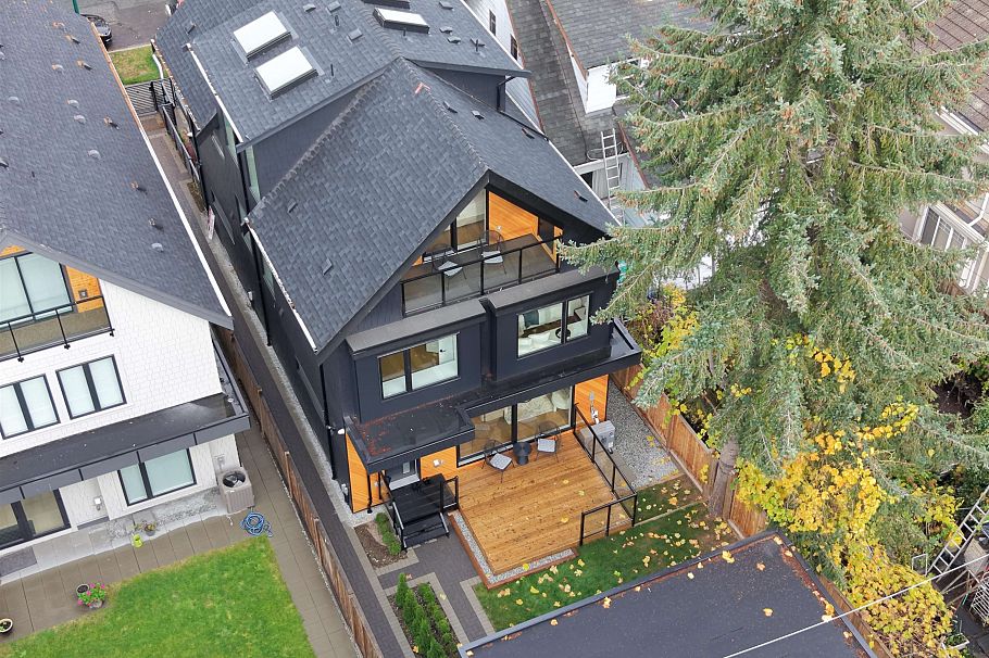 2 950 W 17th Avenue Vancouver, BC - 25