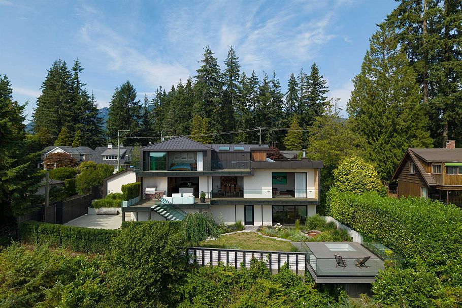 1295 W Keith Road North Vancouver, BC - 36