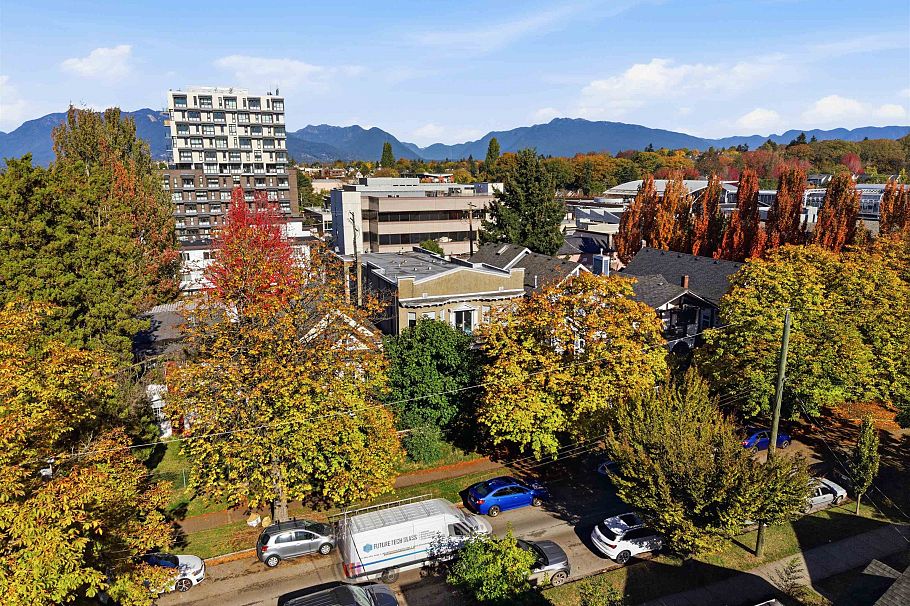 1629 E 10 Avenue Vancouver, BC - 3