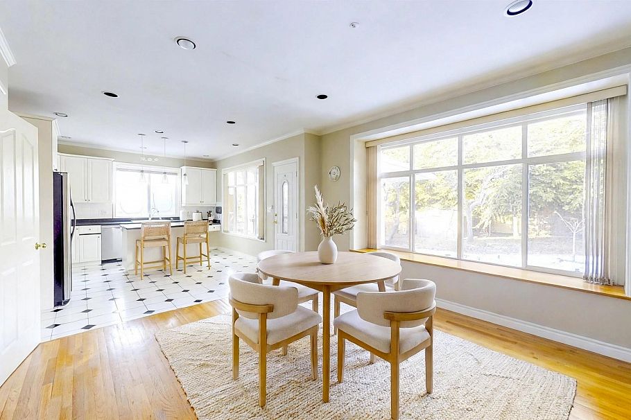 2839 W 42nd Avenue Vancouver, BC - 1