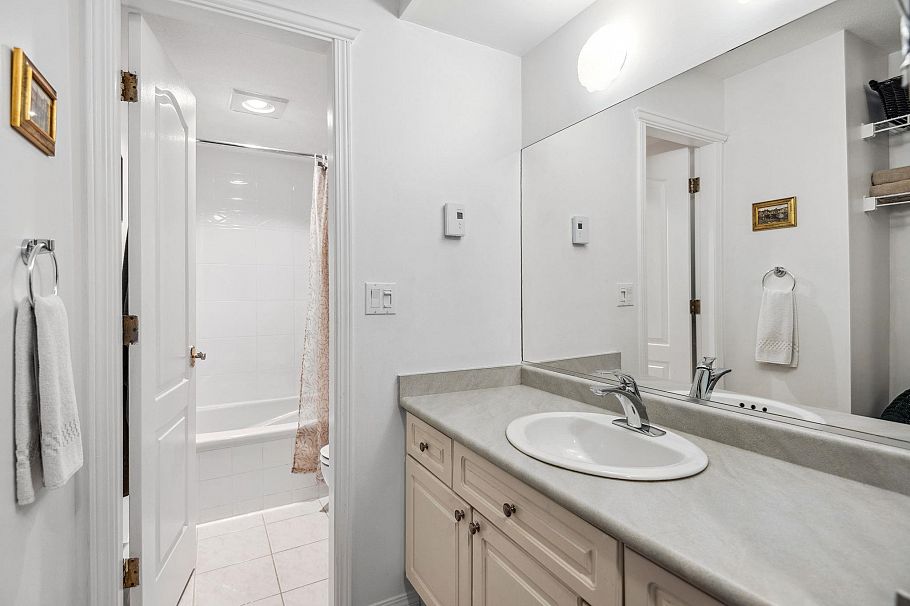 107 1523 Bowser Avenue North Vancouver, BC - 20