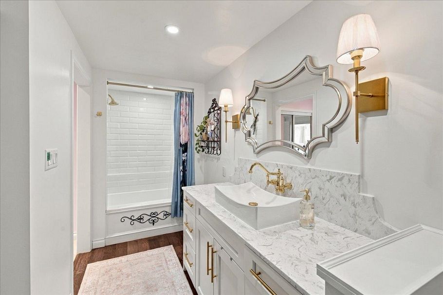 405 1502 Island Park Walk Vancouver, BC - 18