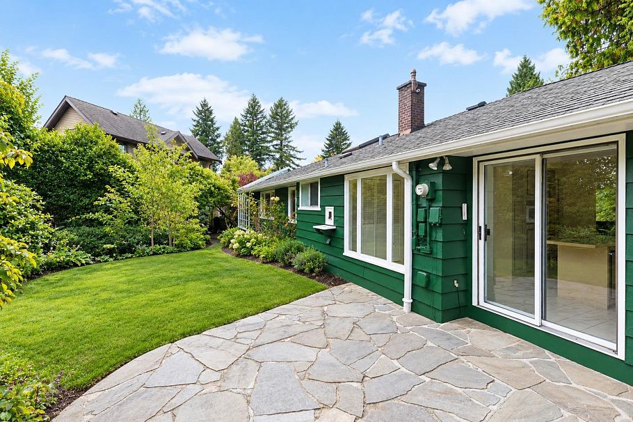 3692 Sunnycrest Drive North Vancouver, BC - 20