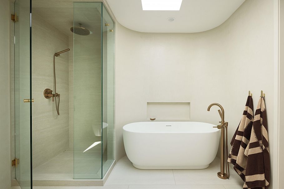 1295 W Keith Road North Vancouver, BC - 18