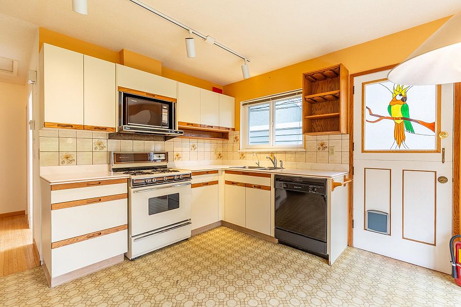 2256 Chapman Way North Vancouver, BC - 13