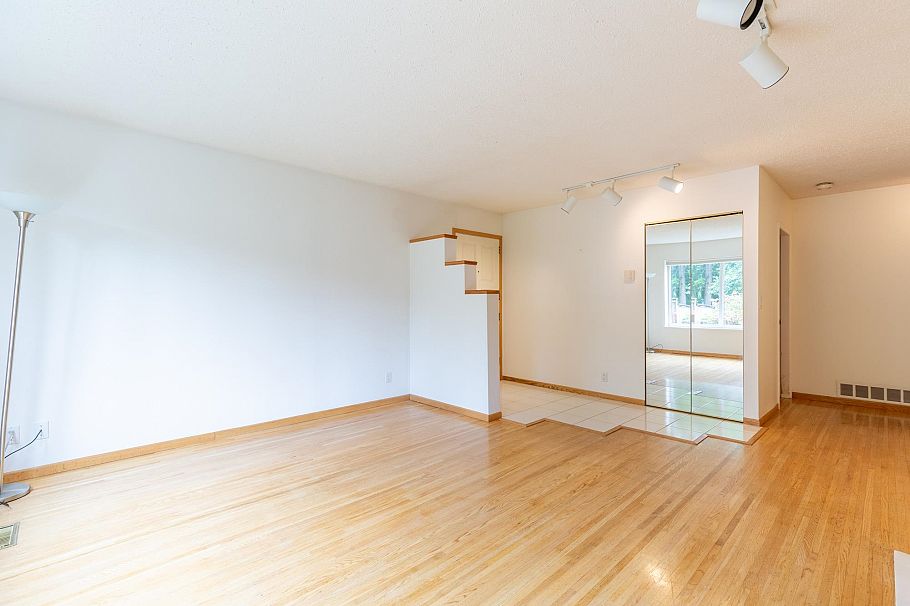 2256 Chapman Way North Vancouver, BC - 10