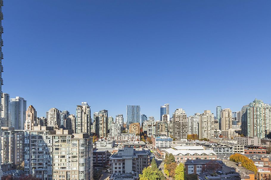 1903 193 Aquarius Mews Vancouver, BC - 4
