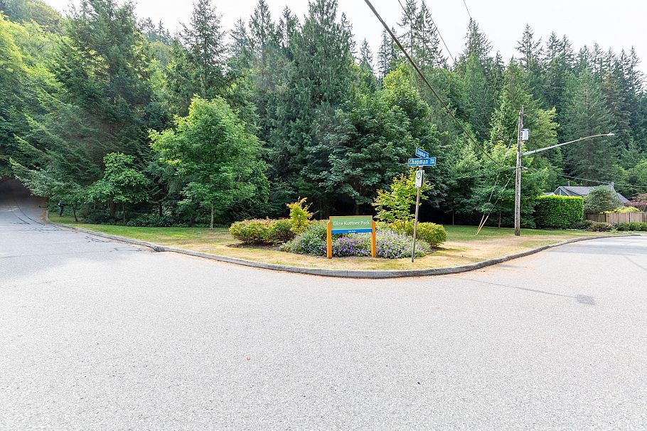 2256 Chapman Way North Vancouver, BC - 39