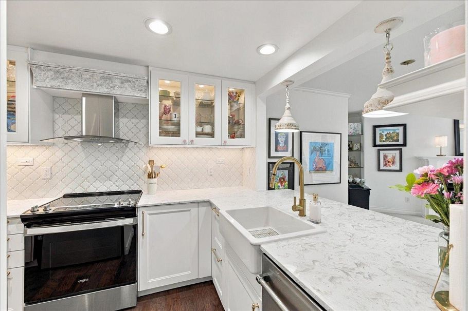 405 1502 Island Park Walk Vancouver, BC - 11