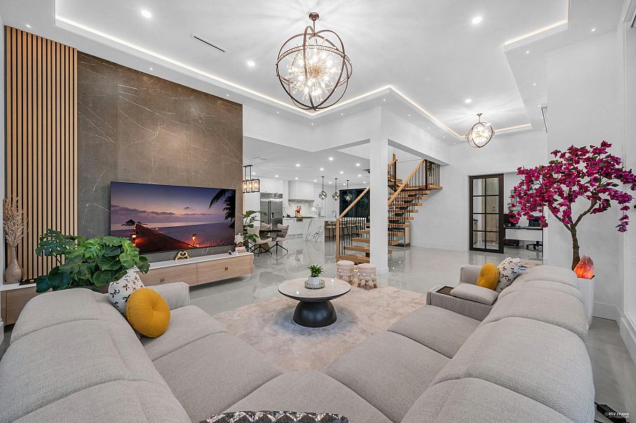1390 Sutherland Avenue North Vancouver, BC - 8