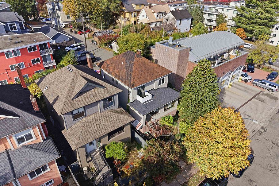2833 Quebec Street Vancouver, BC - 1